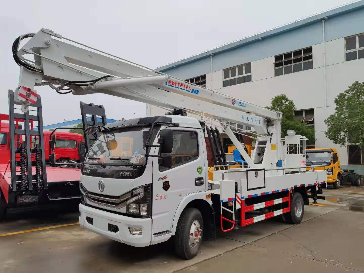 東風(fēng)高空作業(yè)車報(bào)價.jpg